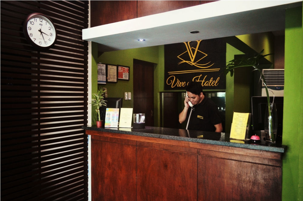 Vive Hotel San Pedro Makati Exterior foto