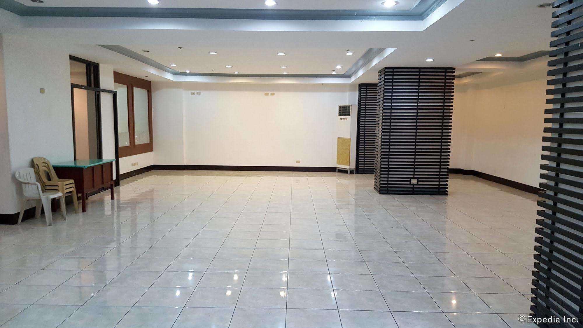 Vive Hotel San Pedro Makati Exterior foto